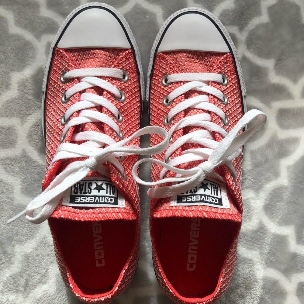 Peach/Coral Pattern Converse All Star Low Top